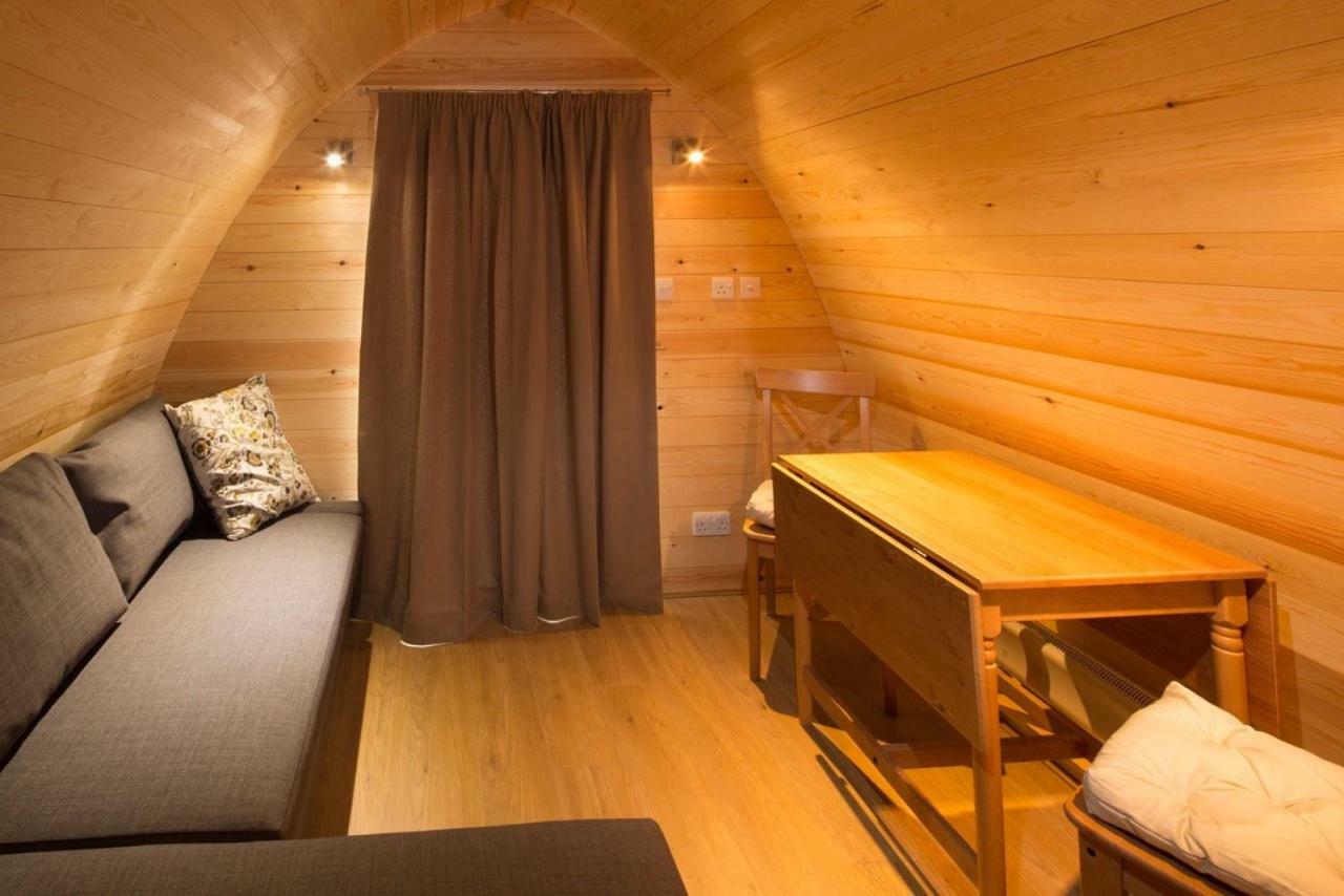 Hotel Buttercup Glamping Pod Cheltenham Esterno foto